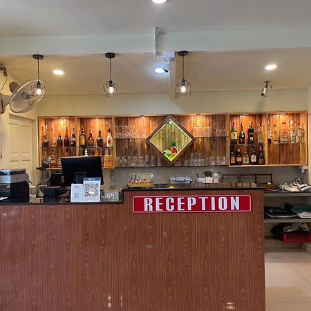 Malee Guesthouse And Restaurant Pattaya Exterior photo