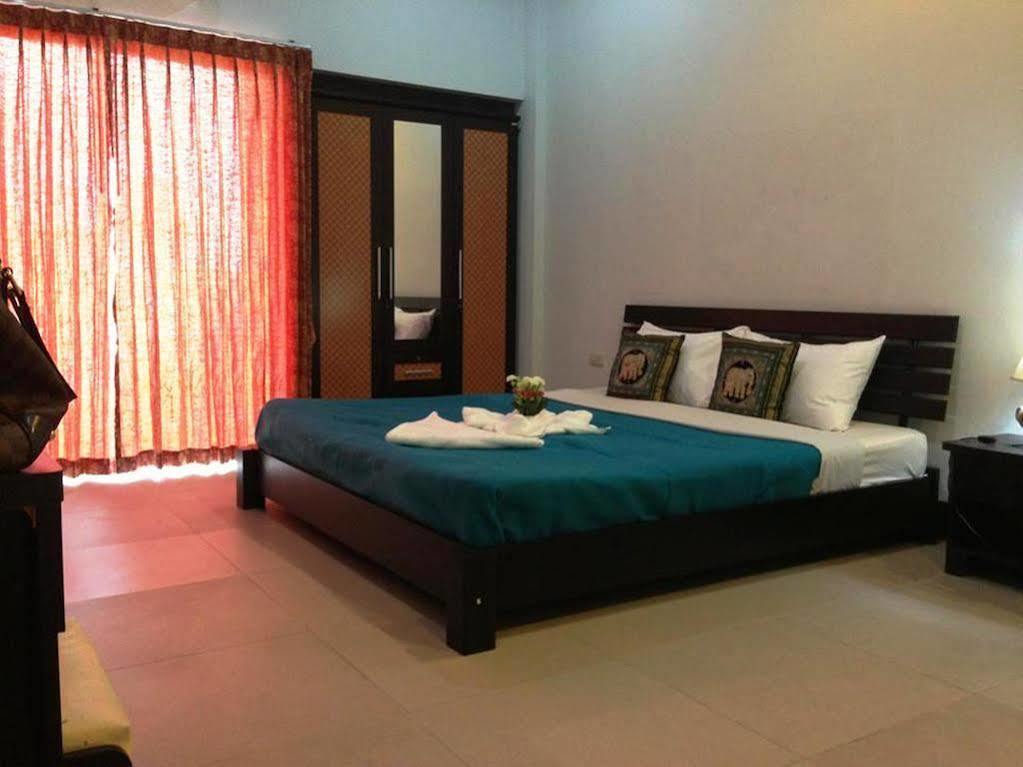 Malee Guesthouse And Restaurant Pattaya Exterior photo